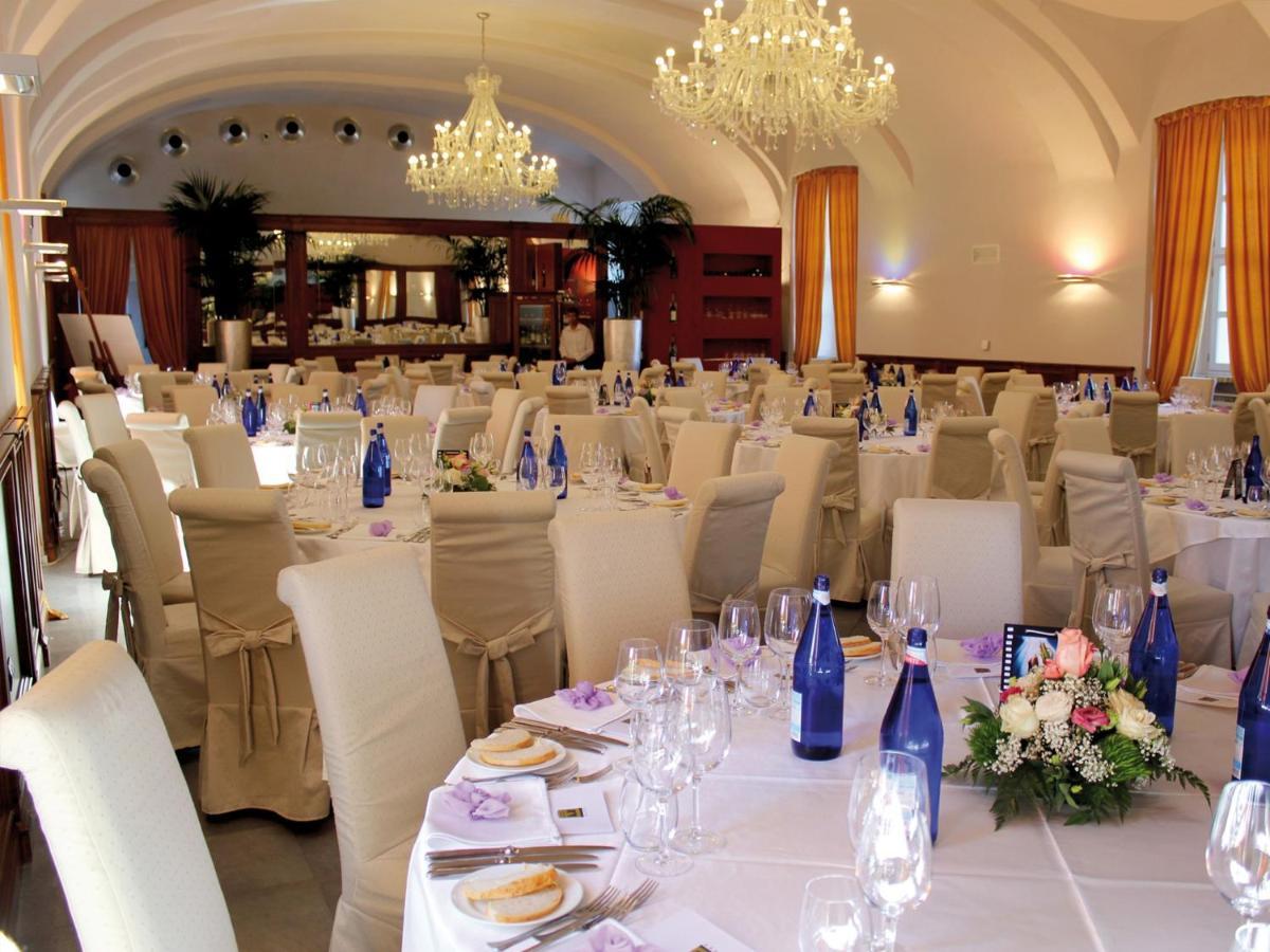 Montaldo Castle & Resort Montaldo Torinese Exterior foto
